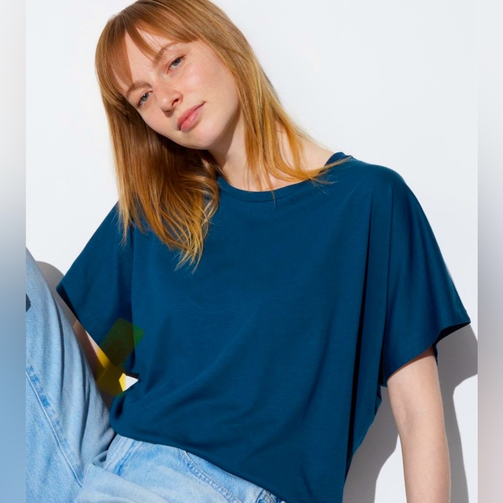 UNIQLO Airism Dolman T-shirts - MEDIUM